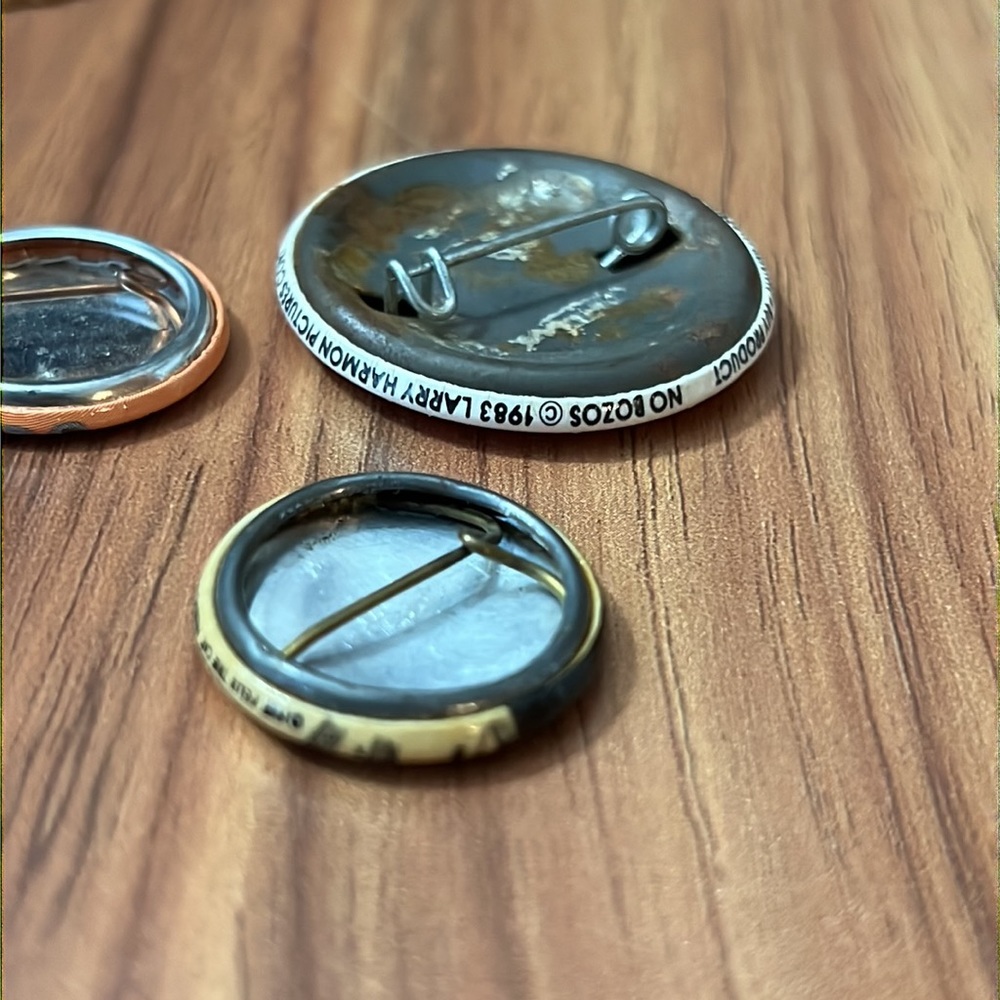 Vintage Assorted Random Buttons Pins Brooches Jew… - image 7